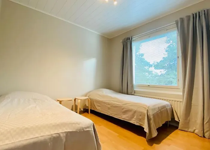 Beautiful 2 Bedroom & Free Parking