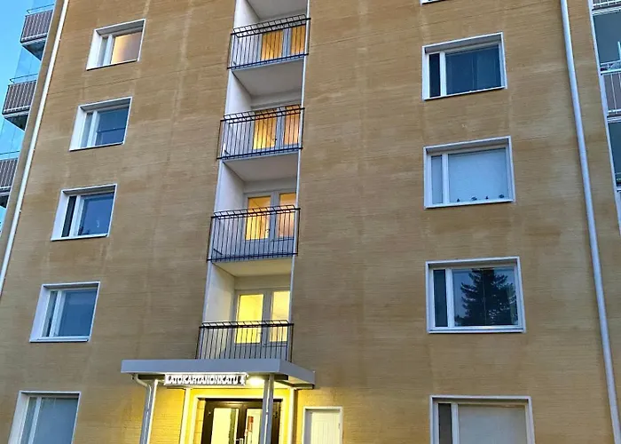 Beautiful 2 Bedroom & Free Parking