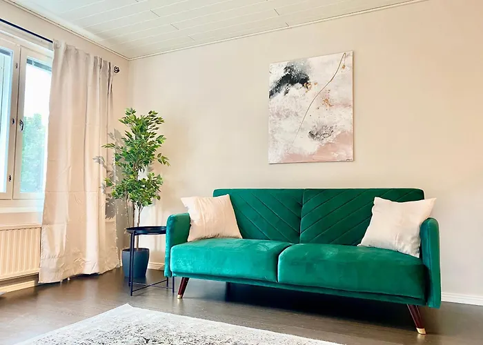 Beautiful 2 Bedroom & Free Parking