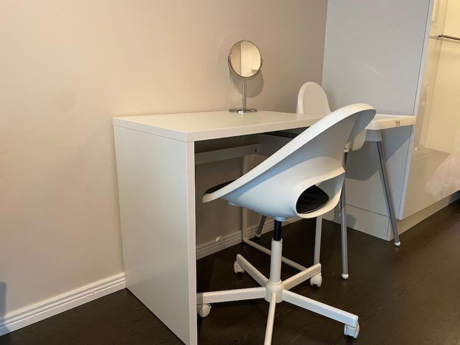Beautiful 2 Bedroom & Free Parking
