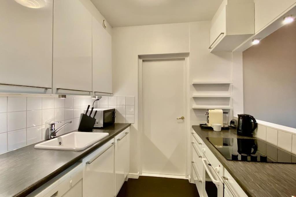 Beautiful 2 Bedroom & Free Parking Apartment Turku