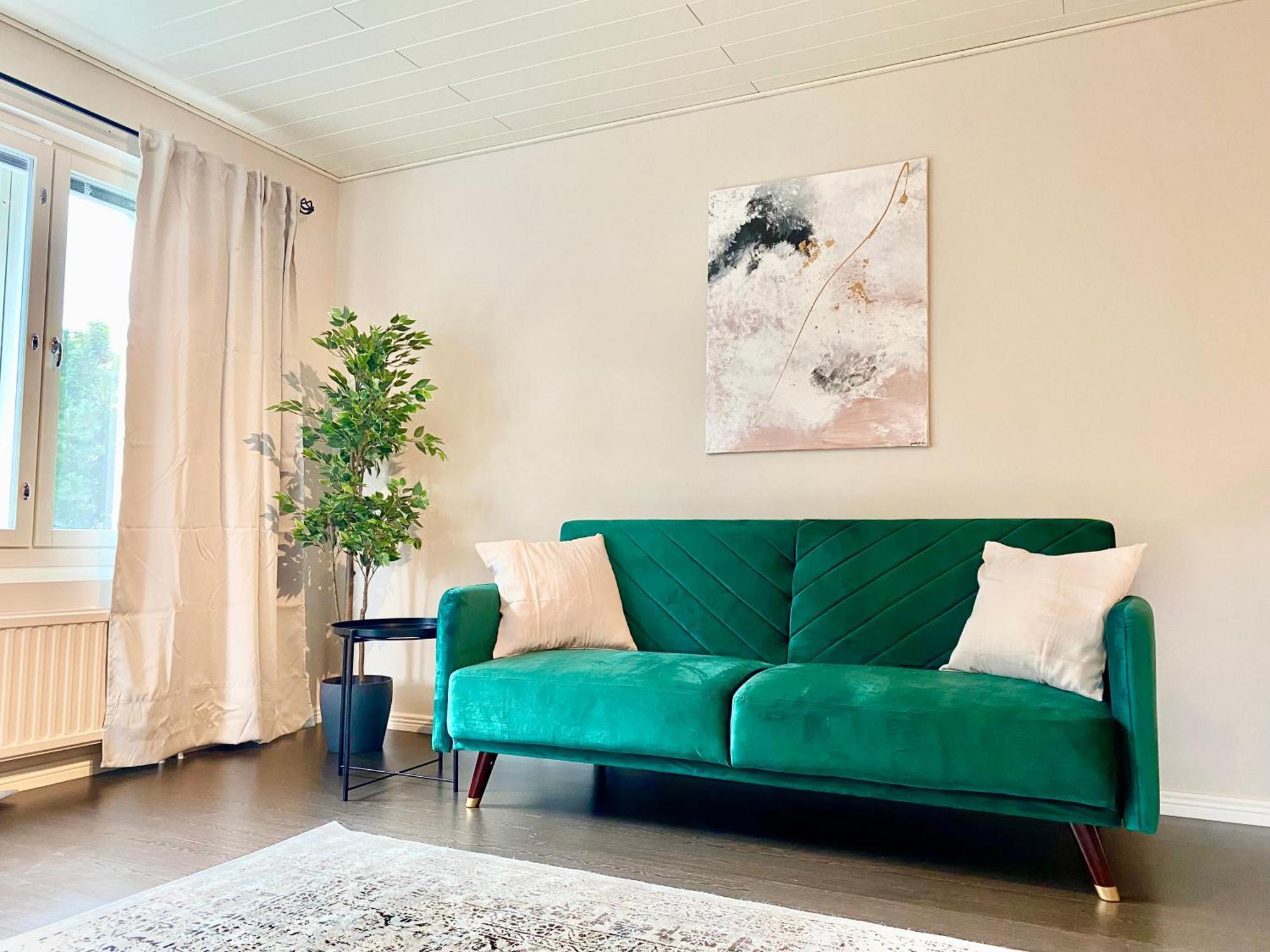 Apartment Beautiful 2 Bedroom & Free Parking